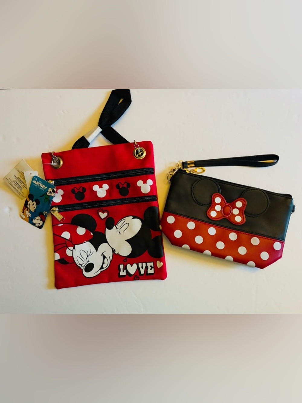 Disney Red, White & Black Minnie Mouse Crossbody and Wristlet Set NWT